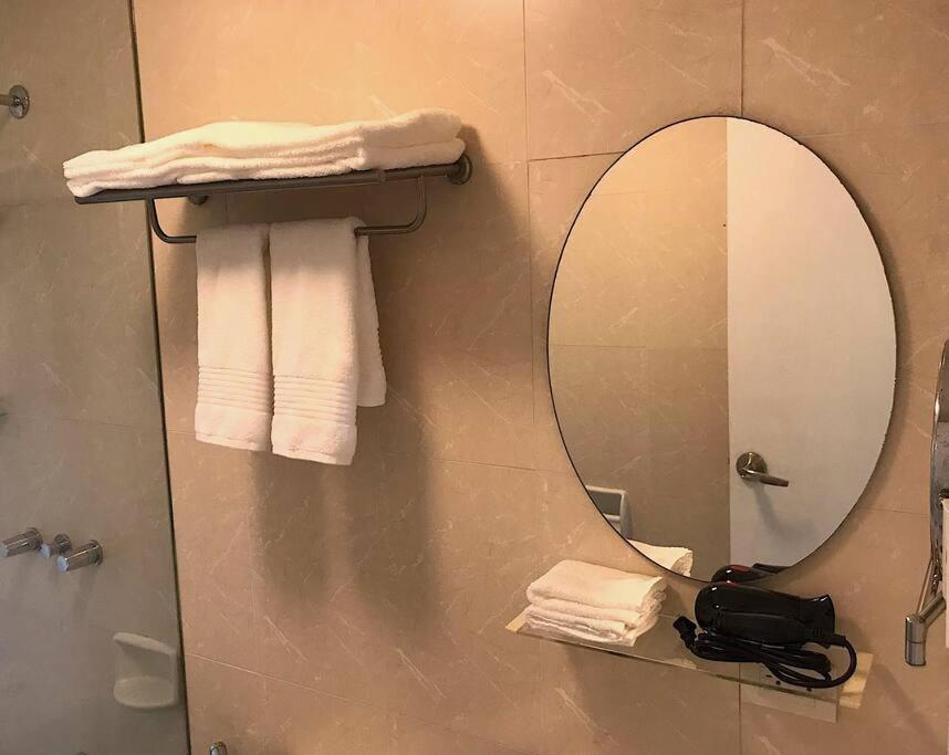Spacious Bgc 2 Bedroom With A View Манила Екстериор снимка