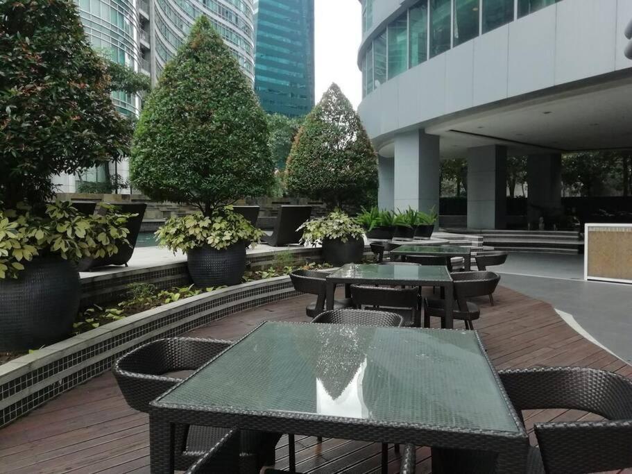 Spacious Bgc 2 Bedroom With A View Манила Екстериор снимка