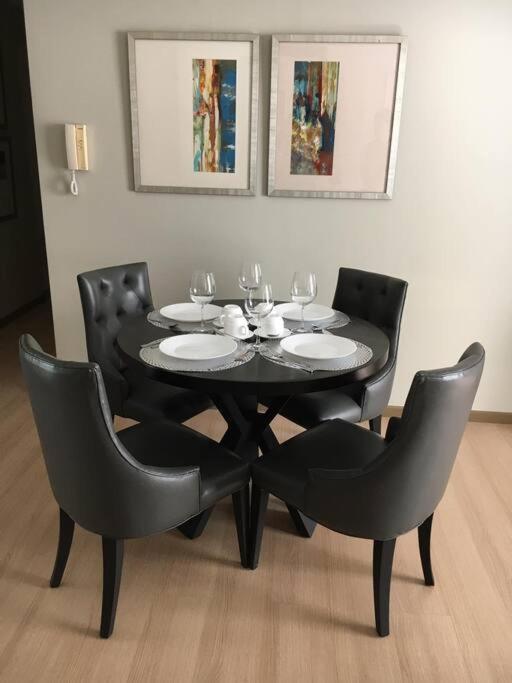 Spacious Bgc 2 Bedroom With A View Манила Екстериор снимка