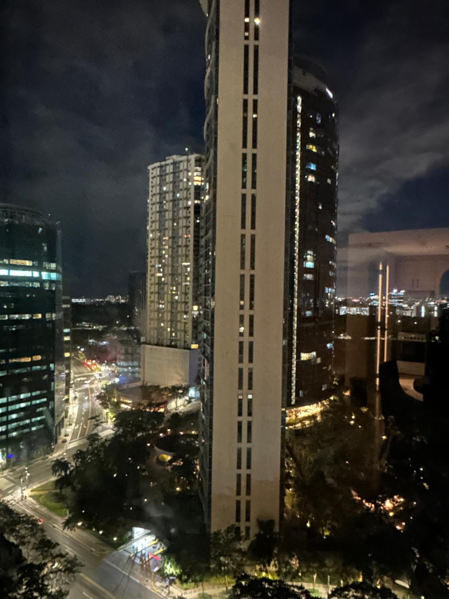 Spacious Bgc 2 Bedroom With A View Манила Екстериор снимка